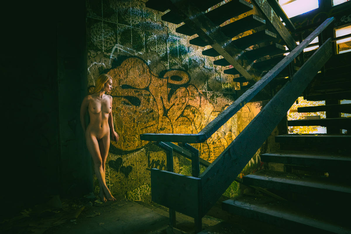 Lost Place Fotoshooting - Abandoned - verlassene Orte im Ruhrgebiet und in Berlin - Aktfotos