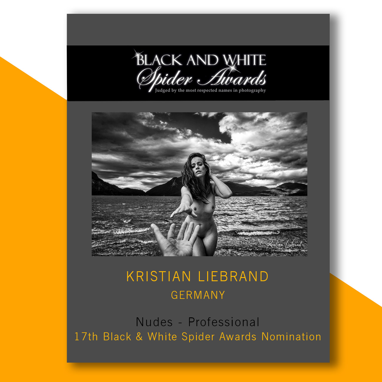 Fotoauszeichung photoaward für schwazweiß Aktfotografie beim Black and White Spider Award 2022