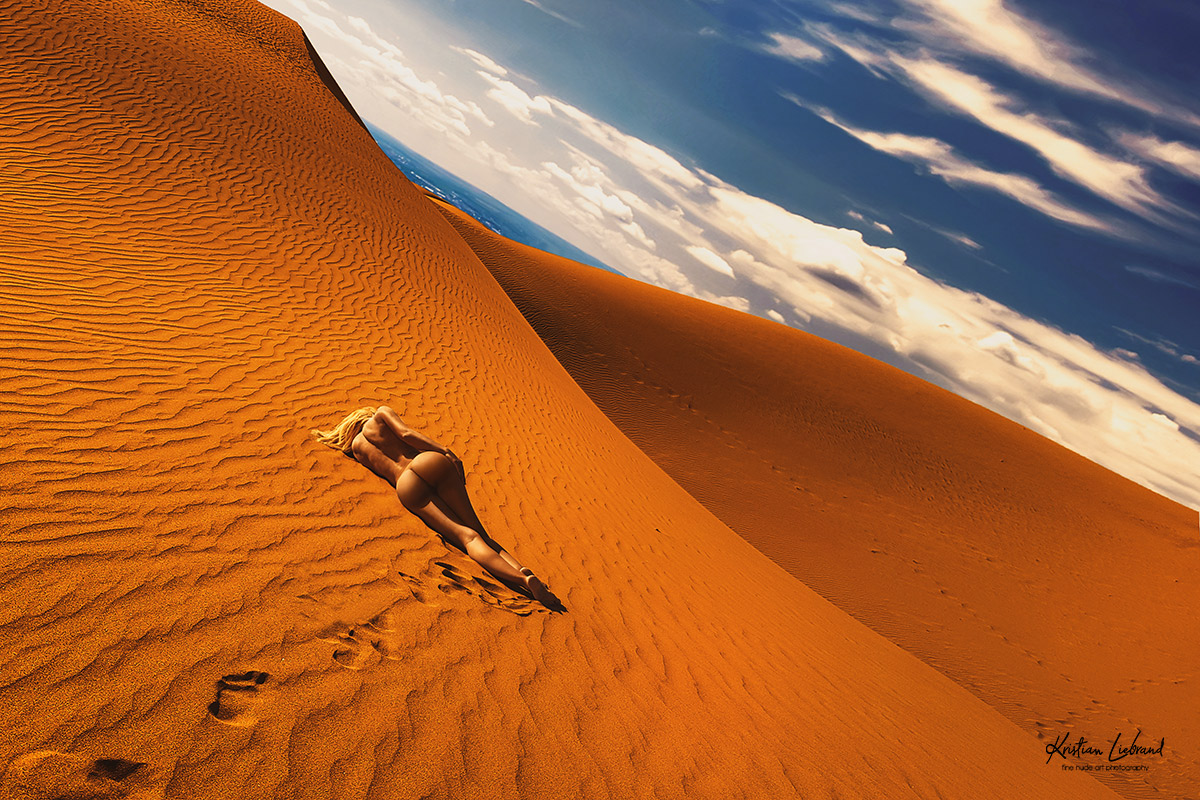 Akt Fotoshoooting in den Dünen am Meer