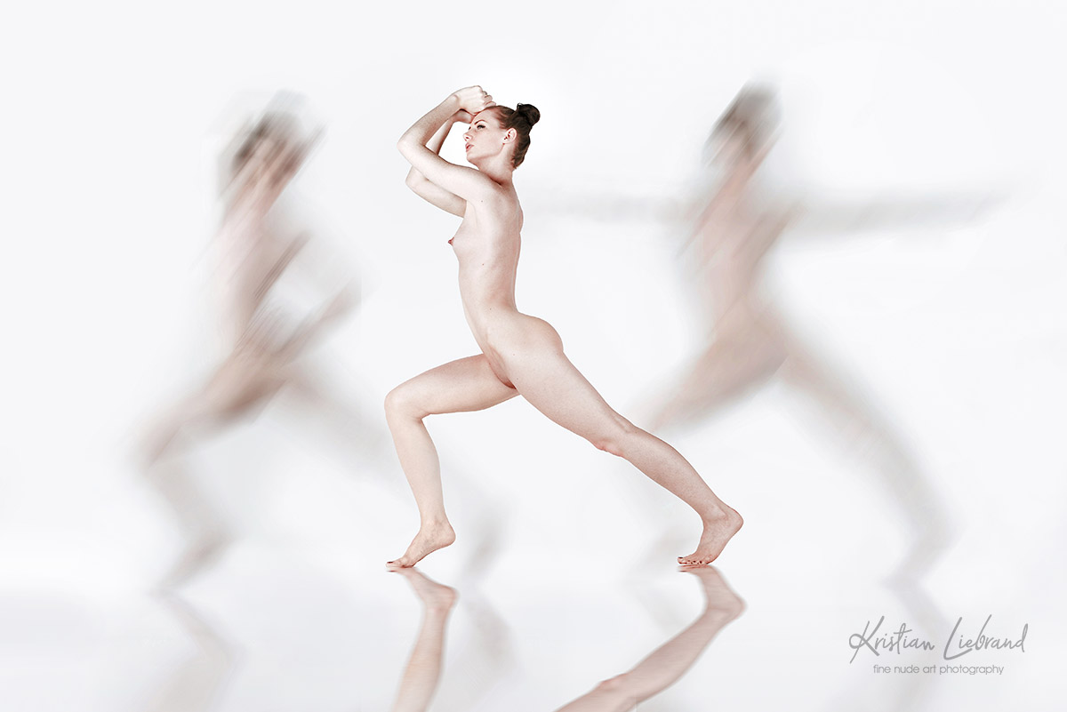 Künstlerische Aktfotografie mit Langzeitbelichtung