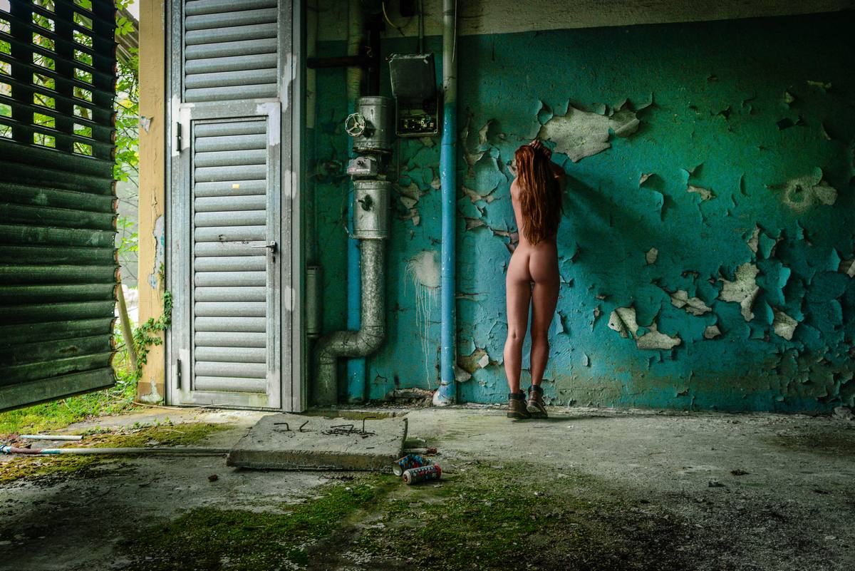 Lost Place Fotoshooting - Abandoned - verlassene Orte im Ruhrgebiet und in Berlin - Aktfotos