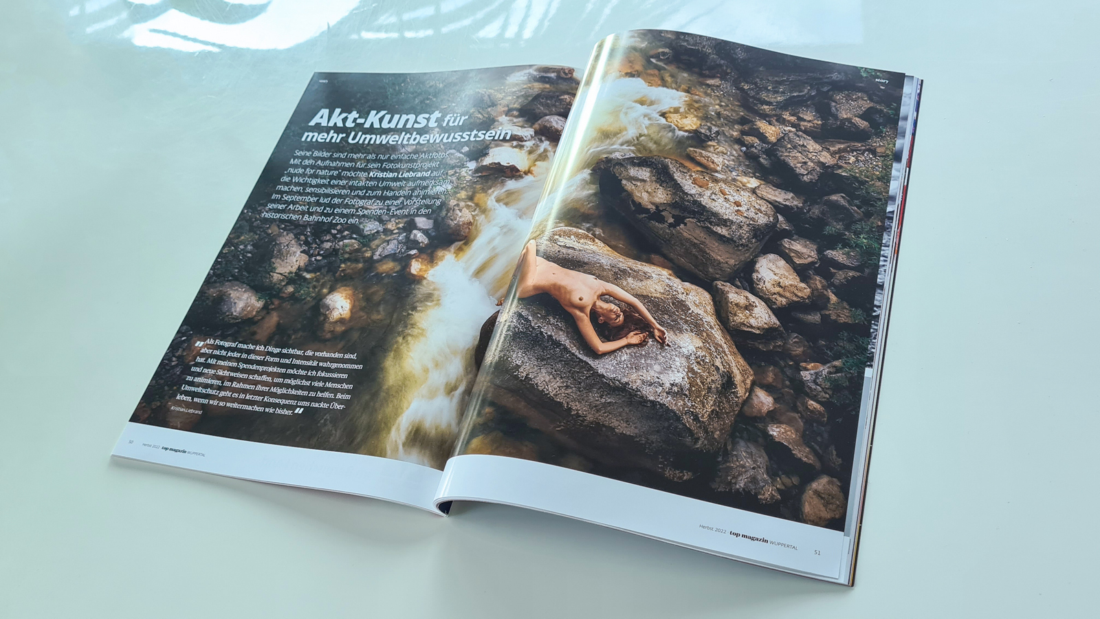 Magazin Bericht Artikel über Aktfotografie Umweltschutzprojekt