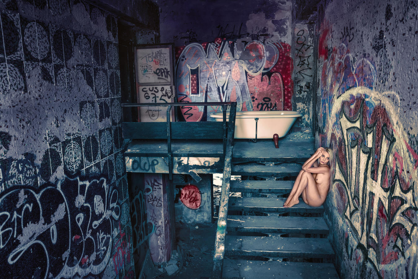 Lost Place Fotoshooting - Abandoned - verlassene Orte im Ruhrgebiet und in Berlin - Aktfotos