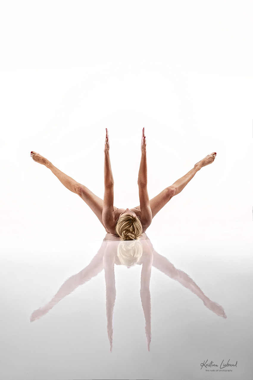 Aktfoto mit Spiegelung